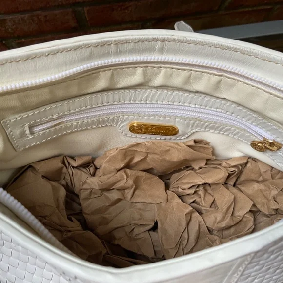 Fendi Vintage Crossbody Purse - Picture 4 of 9